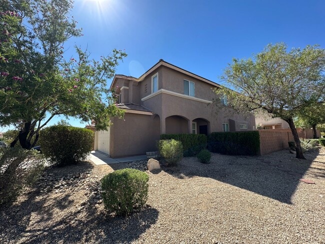 Building Photo - Fort Apache & Blue Diamond