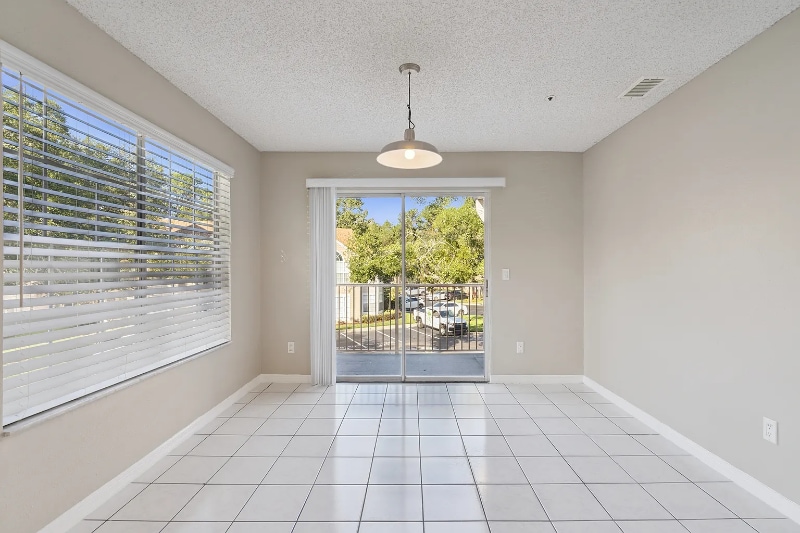 Building Photo - 682 Youngstown Pkwy