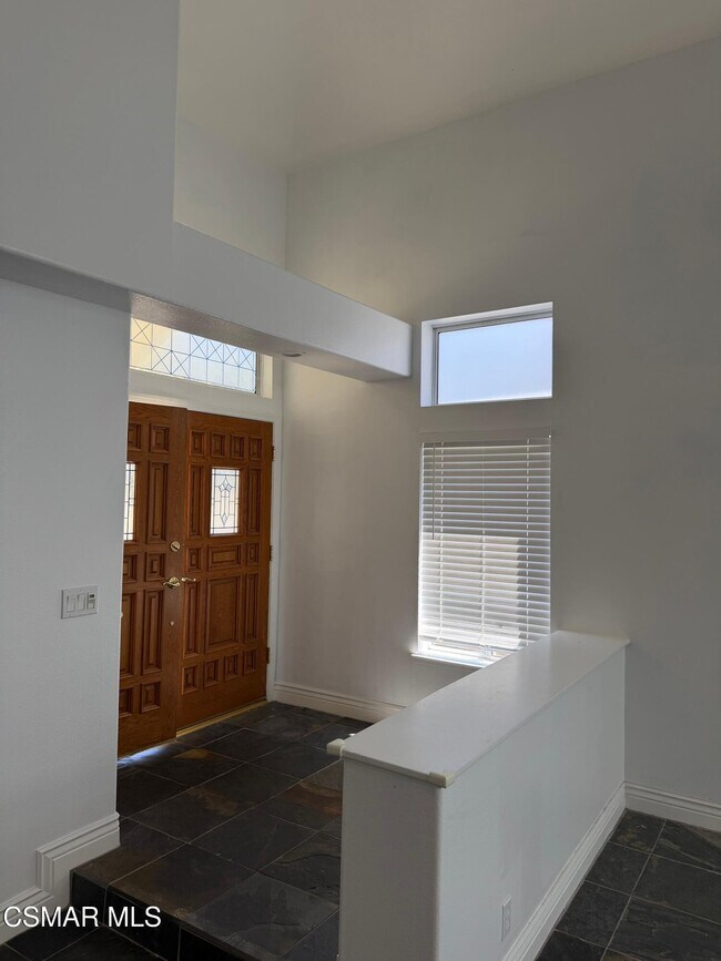 Building Photo - 608 Allegro Ct