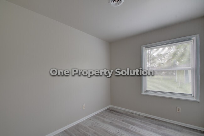 Building Photo - 1062 Hovey St