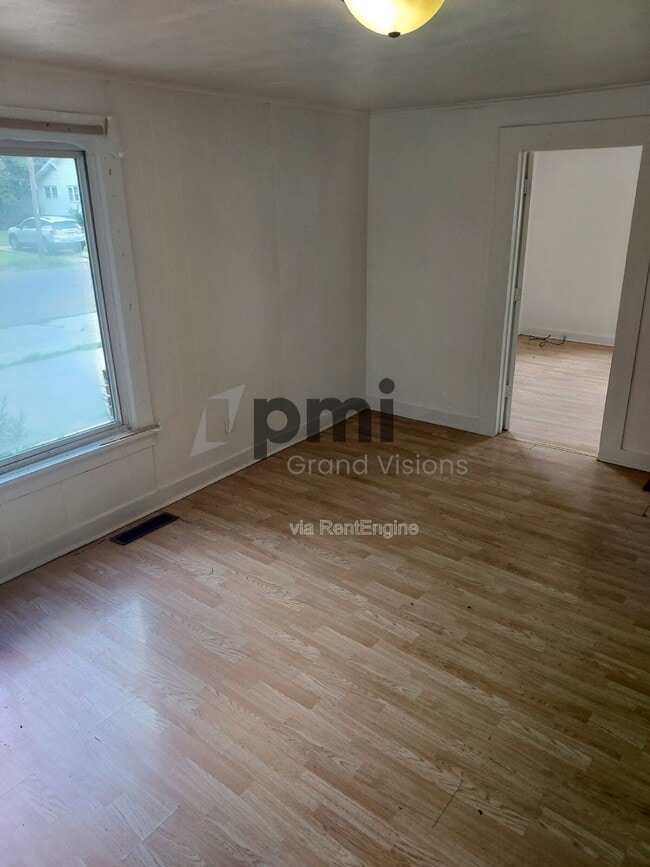 Building Photo - 2035 E William St