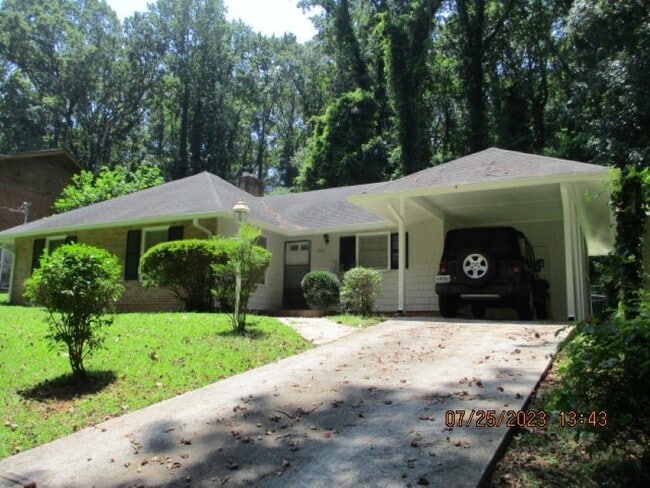 Building Photo - 2032 Rector Dr SW