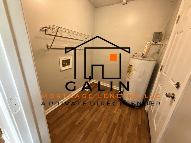 Building Photo - 1014 W 53rd St