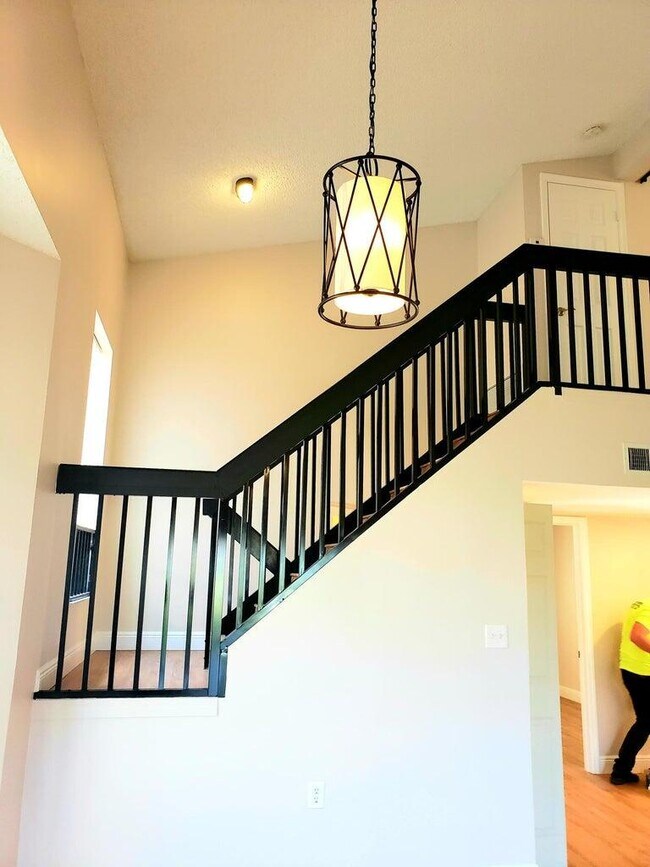 Building Photo - 13206 Glenmoor Dr