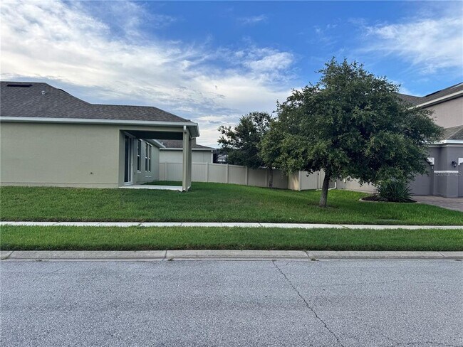 Building Photo - 12093 Stone Bark Trail