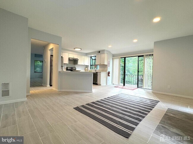 Building Photo - 104 Sayre Dr