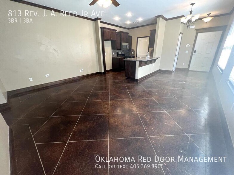 Building Photo - 813 Rev J A Reed Jr Ave