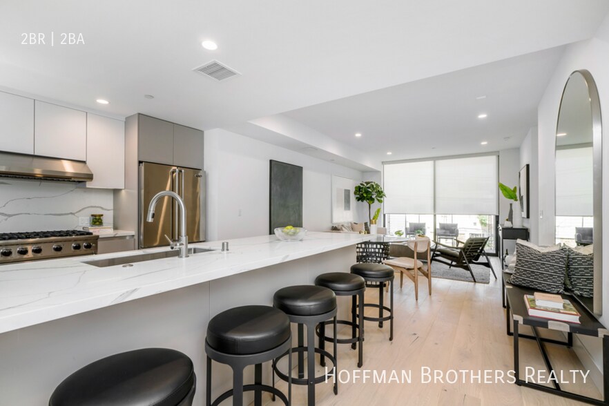 Building Photo - 1415 Reeves St