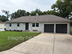 Building Photo - 1307 NE 75th St