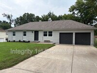 Building Photo - 1307 NE 75th St