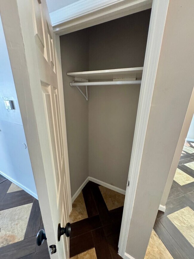 Building Photo - 3 Bedroom - Dublin