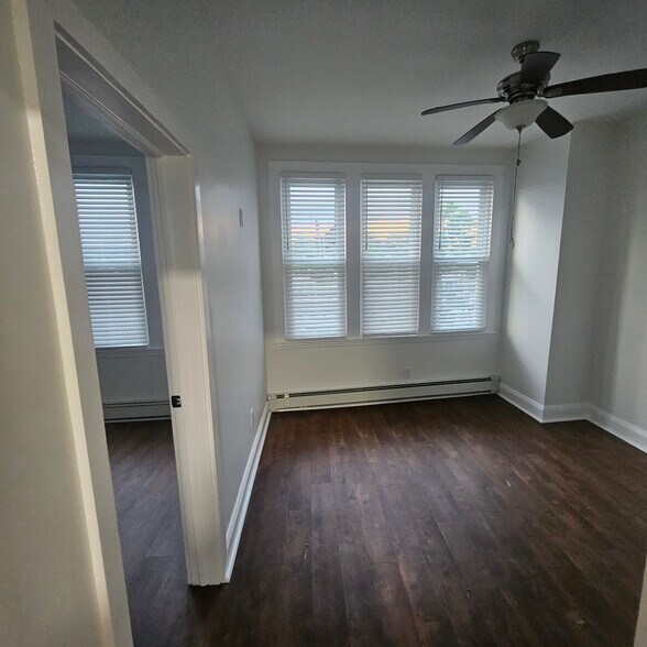 HIGH CEILINGS - 133 Halstead Ave