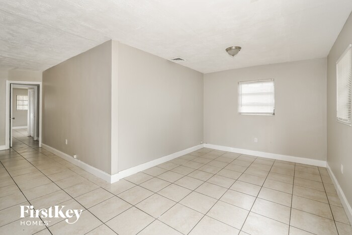 Building Photo - 7300 Ramona St