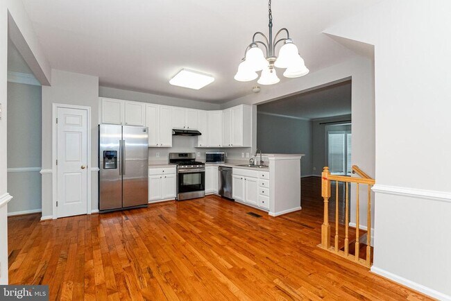 Building Photo - 7877 Dogue Indian Cir