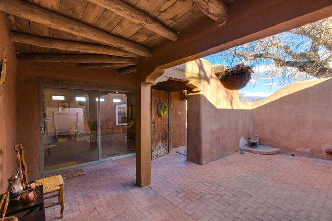 Building Photo - 7617 Guadalupe Trail NW