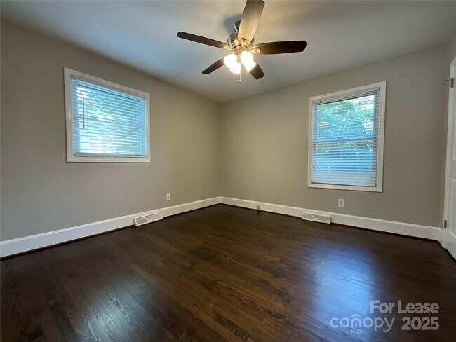 Building Photo - 2014 Eastway Dr
