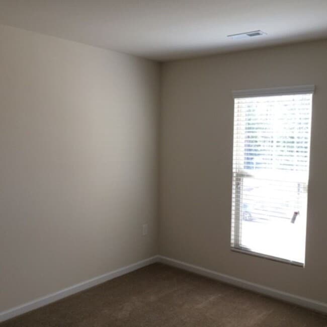 Building Photo - 111 Tuftin Dr