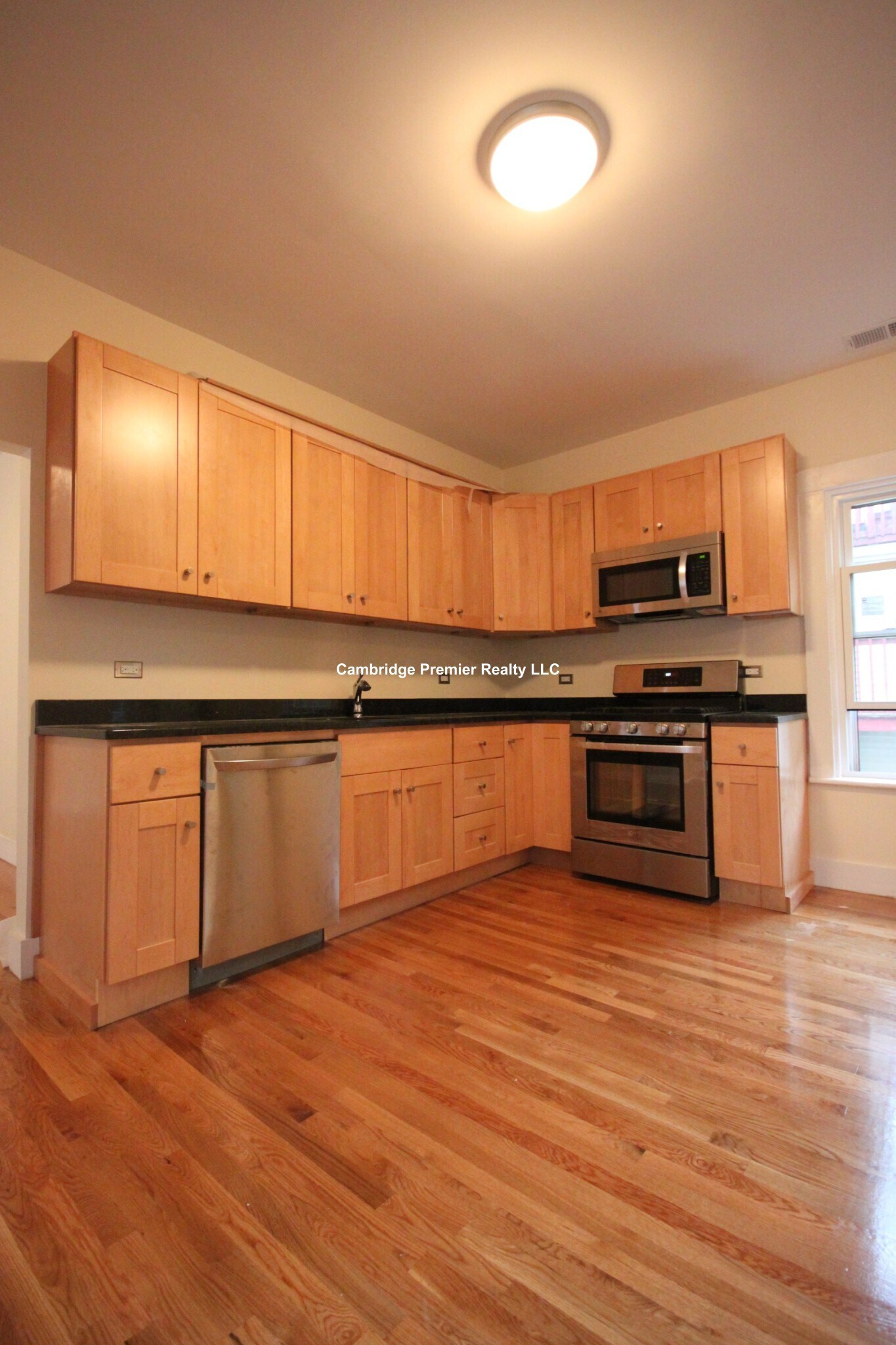 Building Photo - 58 Medford St