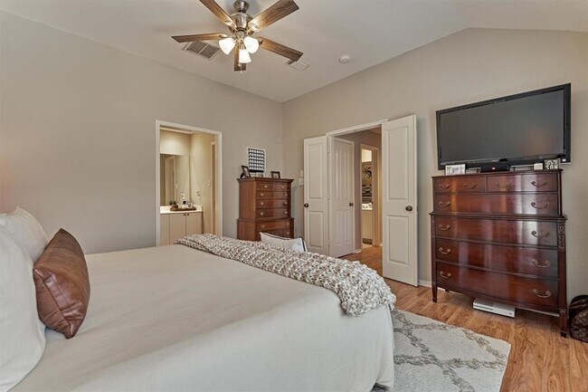 Building Photo - 87 Woodlily Pl