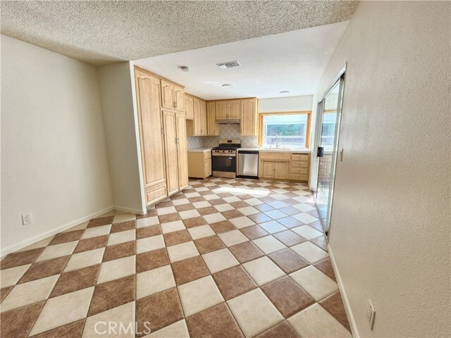 Building Photo - 5165 Pearblossom Dr