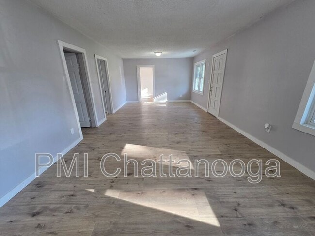 Building Photo - 1663 Keeble St