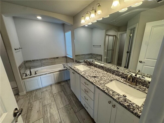 Building Photo - 4401 W Havana Ave