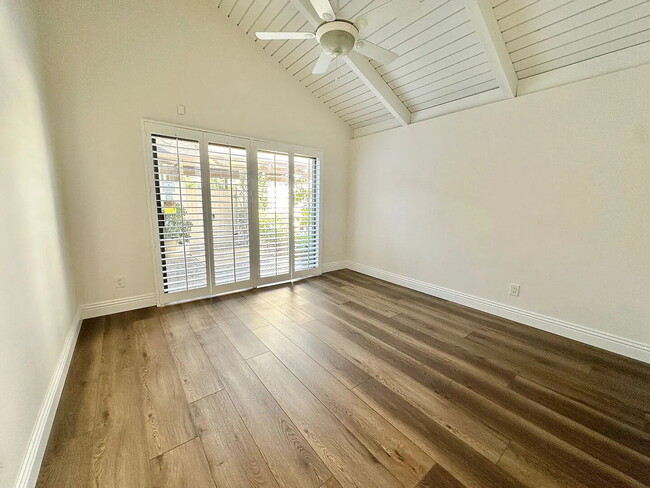 Building Photo - "Charming 3-Bed Oasis with 2 Full Baths in Prestigious Rancho Santa Fe!"