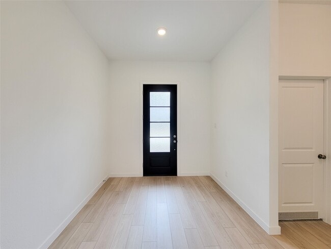 Building Photo - 17850 Aile Pierre Pass