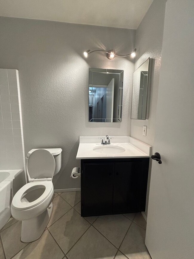 Building Photo - Beautiful Rancho Cucamonga 3 Bedroom/ 2 Bath Home