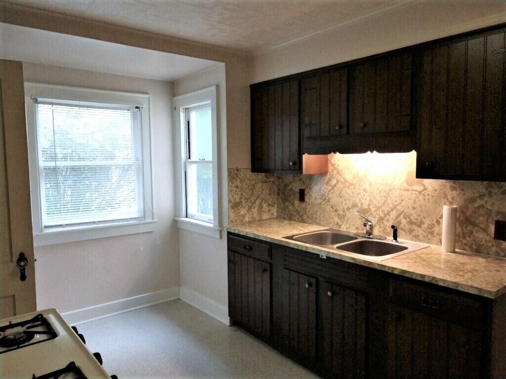 Building Photo - 181 E State St