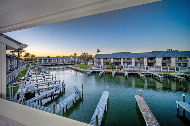 Building Photo - 1902 Bayhouse Dr