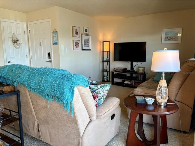 Building Photo - 5184 Beach Dr SE