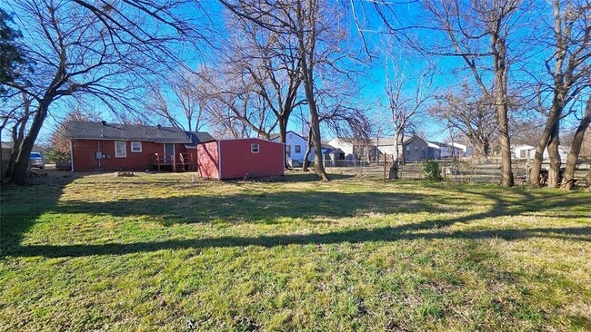 Building Photo - 721 Proctor Pl