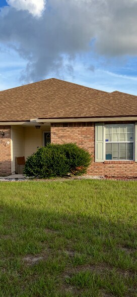 Front of the house - 5374 Lacy Jane Way