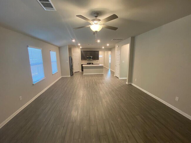 Building Photo - 10301 Mager Ln