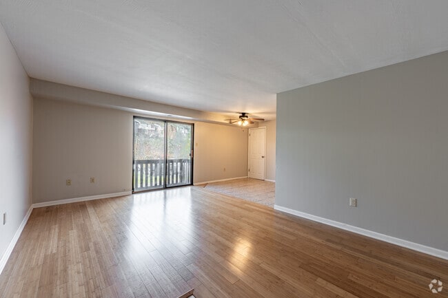 Interior Photo - Sandy Creek