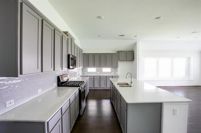 Building Photo - 105 Coronella Dr