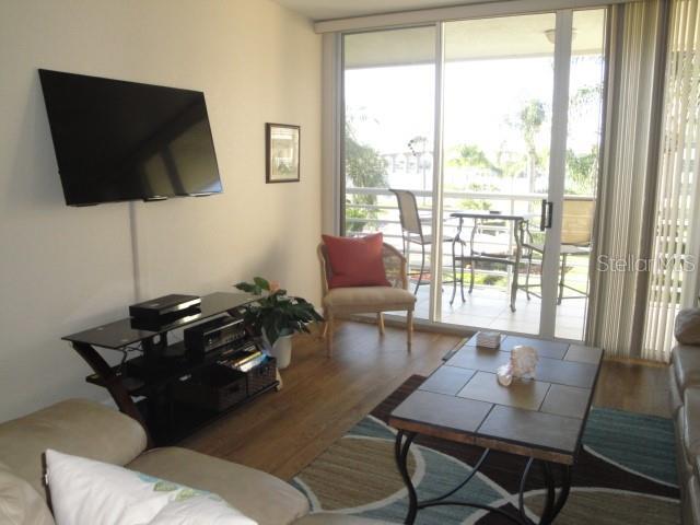 Building Photo - 6061 Bahia Del Mar Cir N