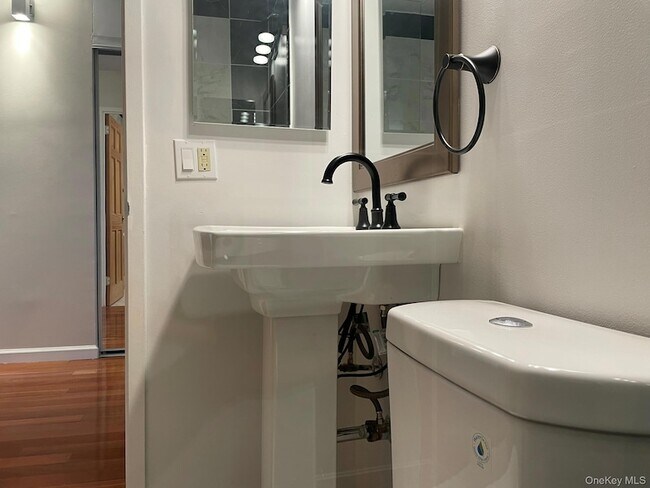 Building Photo - 301 W 110th St