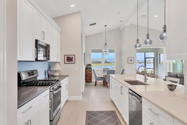Building Photo - 8375 Windbound Ct