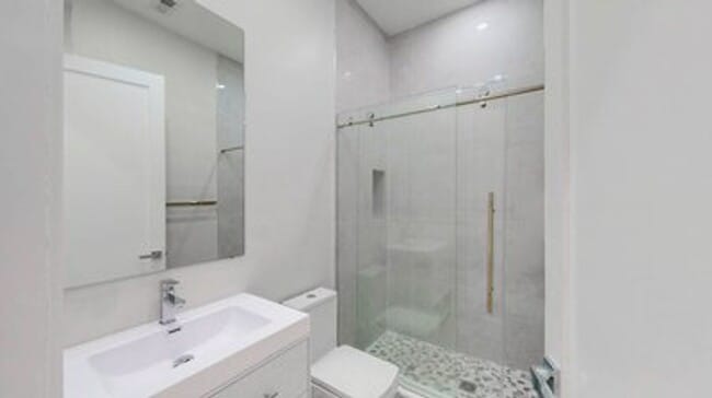 Building Photo - Luxury in the Heart of Chestnut Hill - Available Now!