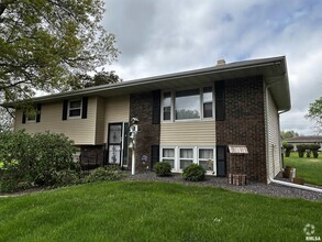 Building Photo - 3117 St Andrews Dr