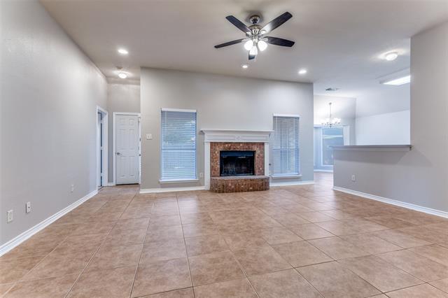 Building Photo - 909 Canterbury Dr