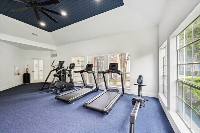 Building Photo - 10990 West Rd