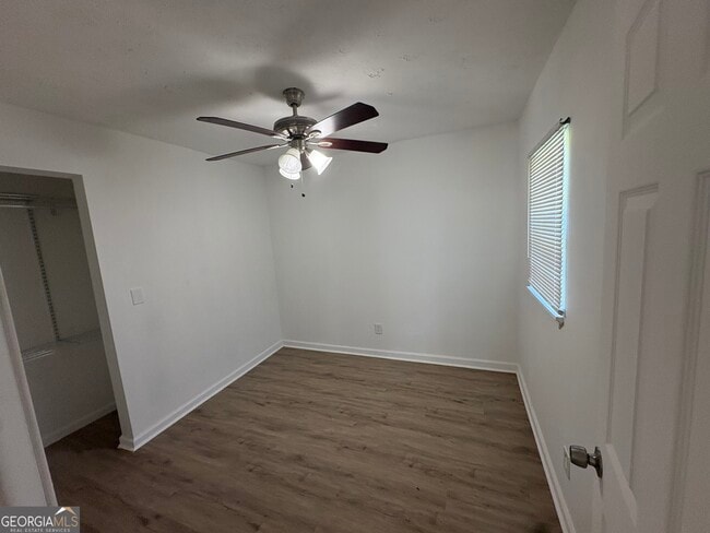 Building Photo - 215 Belair Dr