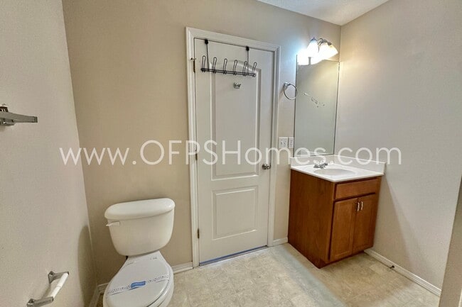 Building Photo - 1816 Shay-Lin Ct