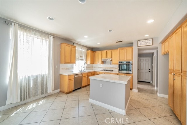 Building Photo - 7422 Cobble Creek Dr
