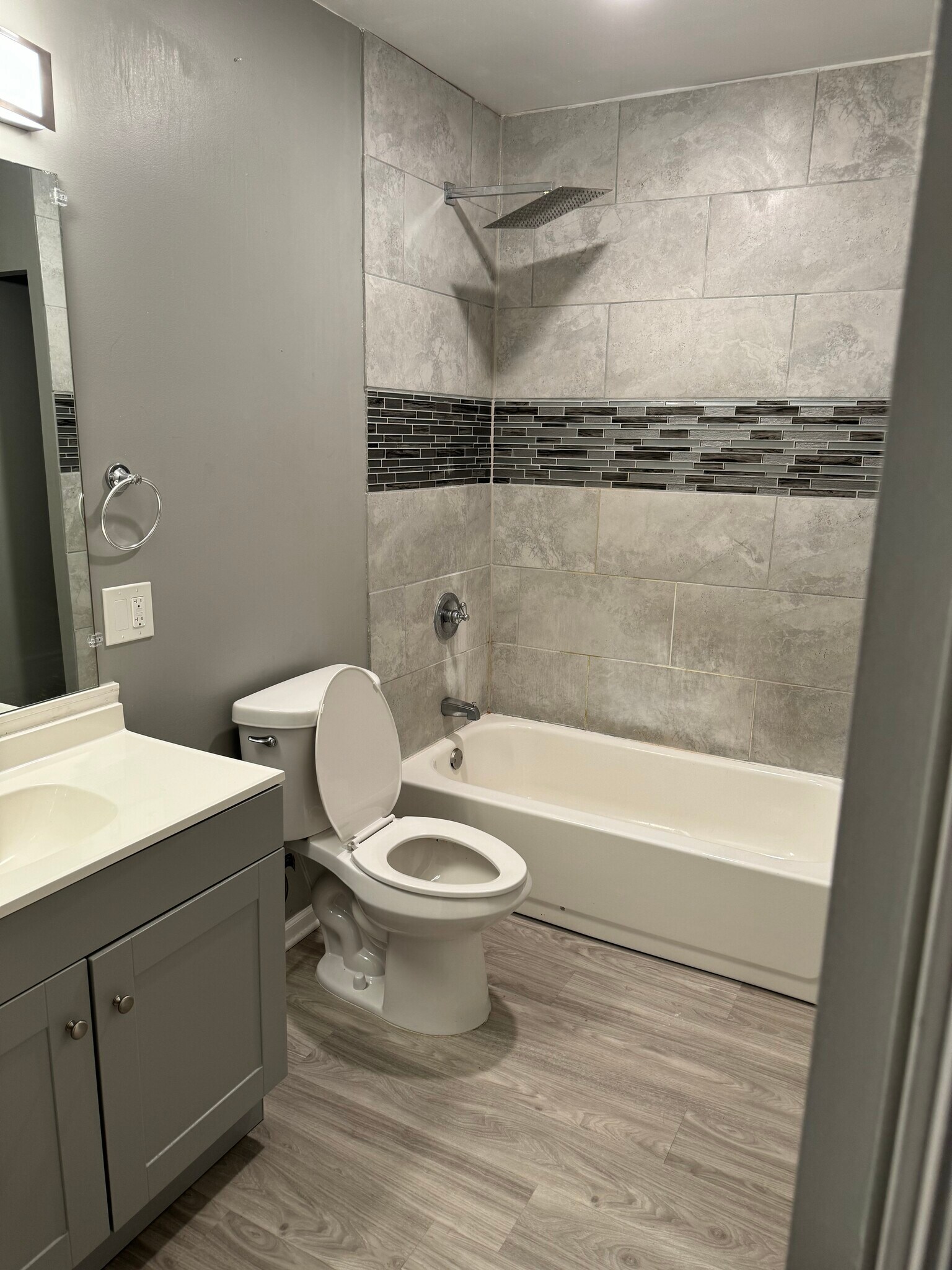 Building Photo - 1627 W 106th St