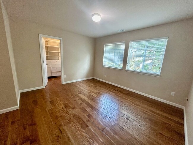 Building Photo - Redmond Ridge Home