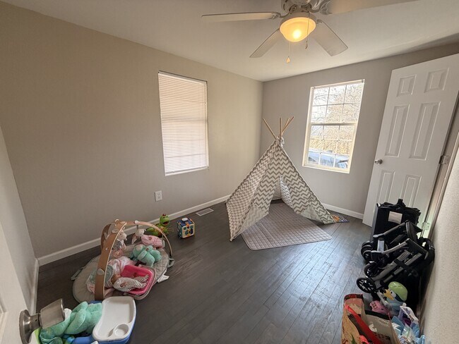 Building Photo - 4917 Andersonville Hwy